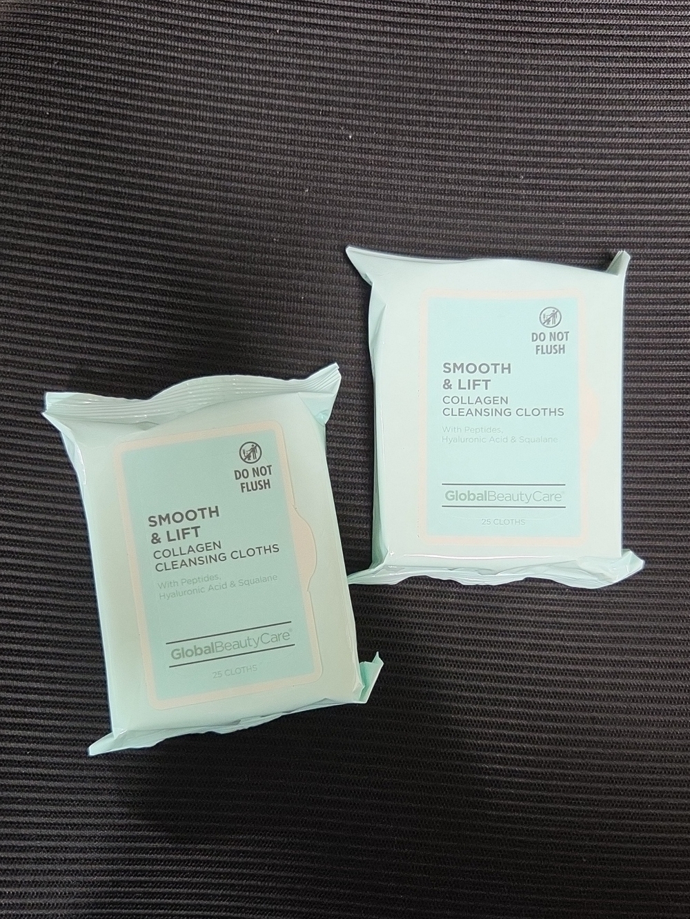 2 Smooth & Lift Collagen Cleansing Cloths